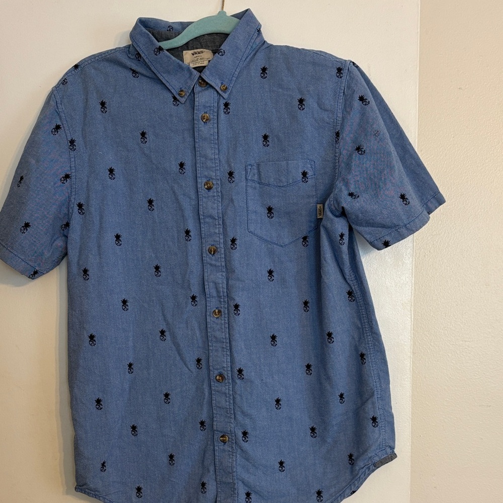 Vans Men’s Short-Sleeve Blue Button-Down Shirt w/Pineapple Print. Size S